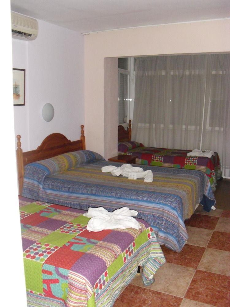 Virgen Del Rocio II Hotel Torremolinos Bagian luar foto